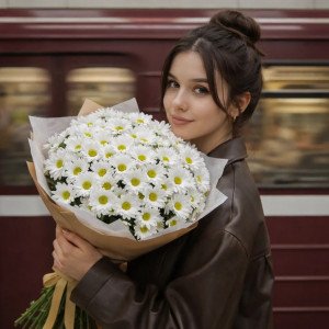 Букет 9 веток ромашковой хризантемы